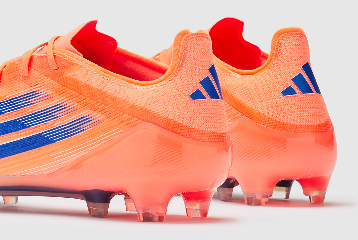 Футбольные бутсы Adidas